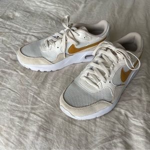 Nike Air Max Women’s size 8.5